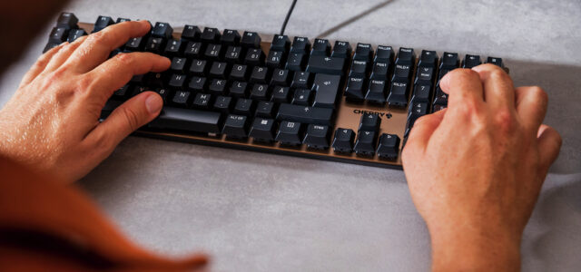 CHERRY KC 200 MX: Die erste CHERRY Tastatur mit den revolutionären MX2A-Schaltern