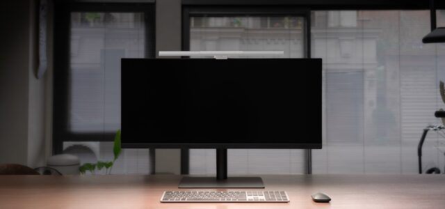 BenQ ScreenBar Pro: Die weltweit erste Monitorlampe, die LED-Schreibtischlampen übertrifft