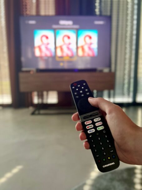 Grundig Tv Einschalten Ohne Fernbedienung Grundig empfiehlt: Mit diesen Einstellungen zu einem angenehmen TV