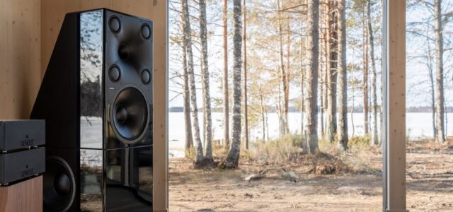 Genelec präsentiert sein Flaggschiff-System 8381 auf der HIGH END in München