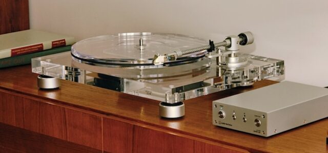 Audio-Technica enthüllt neuen Plattenspieler AT-LPA2: Transparentes, exquisites Design und Analog-Sound in Reinform
