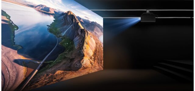 BenQ LH860ST: Robuster Laser-Kurzdistanzprojektor für immersive Simulationen und interaktive Anwendungen