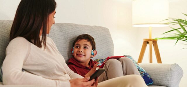 Offenes Design, sicherer Sound: JBL präsentiert den neuen JBL Junior FREE