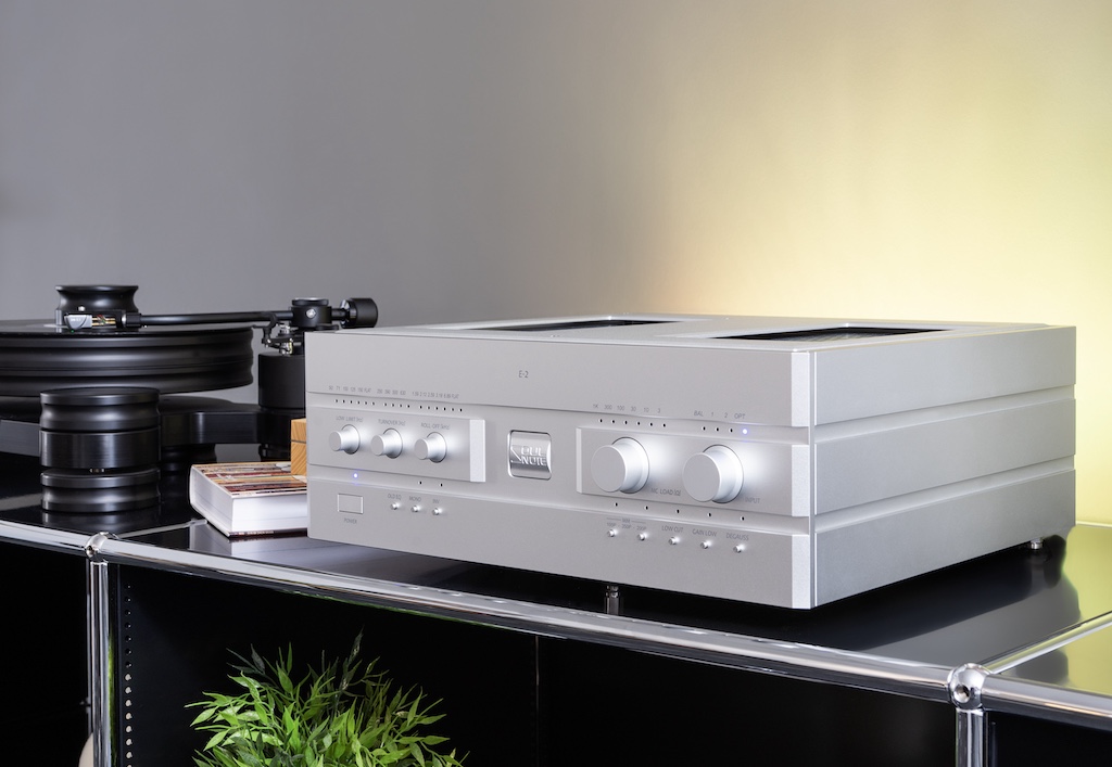 Der neue Soulnote E-2 ist ein ebenso edler wie imposanter Phono-Vorverstärker.