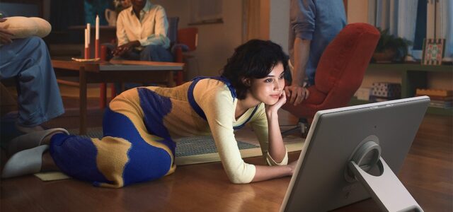 Samsung zeigt mit dem Movingstyle seinen bisher flexibelsten Smart TV