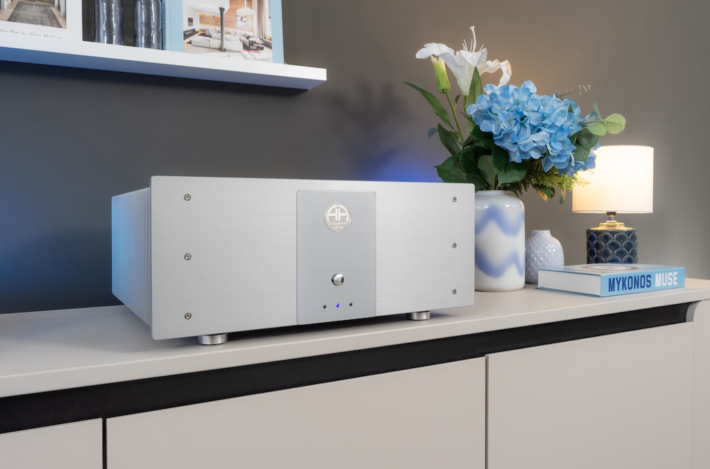 Der Accustic Arts Amp I ist, wie alle Komponenten der Lauffener Manufaktur, ein Traum in Aluminium und Chrom – aber ganz untypisch ein Endstufe im sideboardfähigen Format.