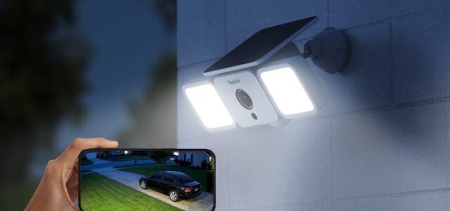  Reolink launcht die Solar Floodlight Cam und ergänzt damit seine Flutlichtkamera-Serie.