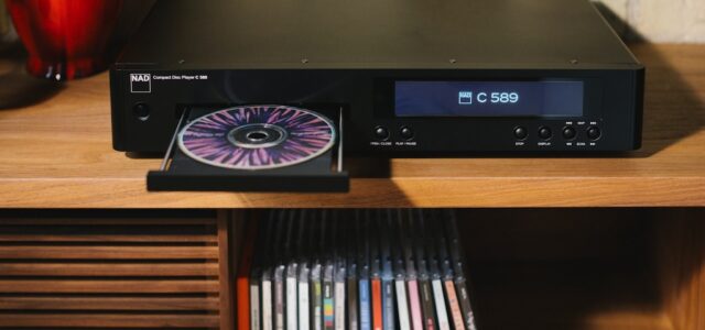 NAD Electronics präsentiert den C 589: Präzisions-CD-Player für höchste Klangansprüche